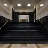 Un elemento rimasto immutato � per� la magnifica scalinata in marmo nero moschettato con fasci littori...